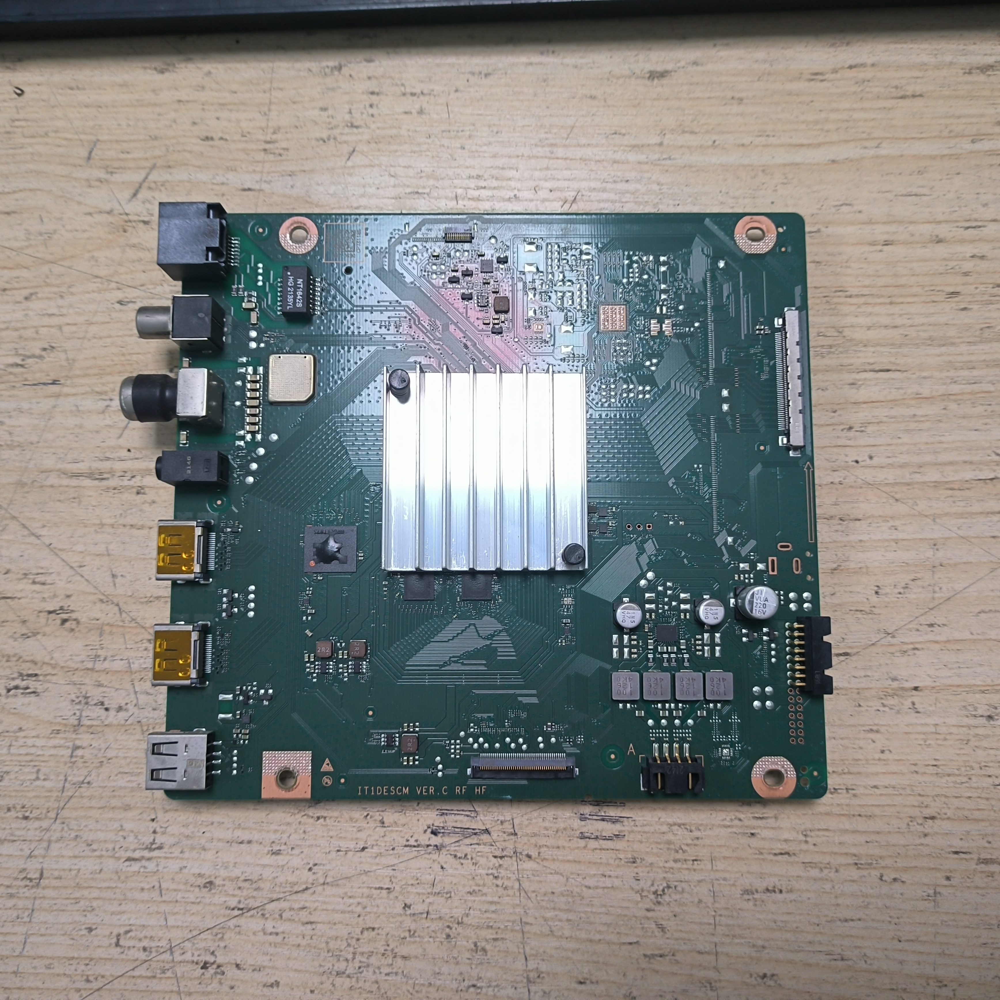 原装华为HD55DESV主板IT1DESCM VER.C RF HF屏TPT550WR-QUBF70.K