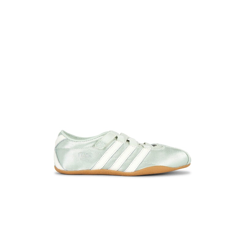 adidas Originals浅绿缎面运动鞋复古风魔术贴休闲球鞋REVOLVE