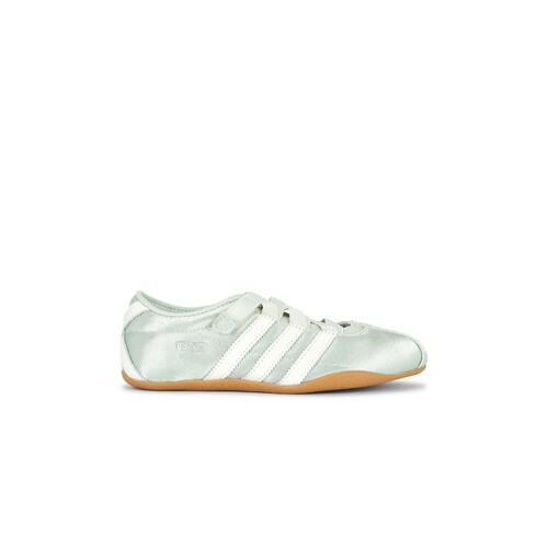 adidas Originals浅绿缎面运动鞋复古风魔术贴休闲球鞋REVOLVE
