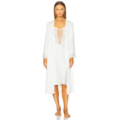 [冬季新品]Flora Nikrooz SHOWSTOPPER 长袍 白色REVOLVE小众