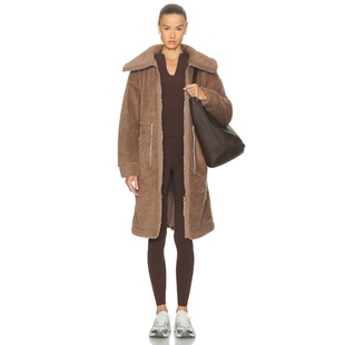 灰褐色老钱风REVOLVE小众新款 Varley 大衣