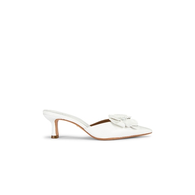 RAYE KENNEDY 浅口高跟鞋 白色REVOLVE小众新款