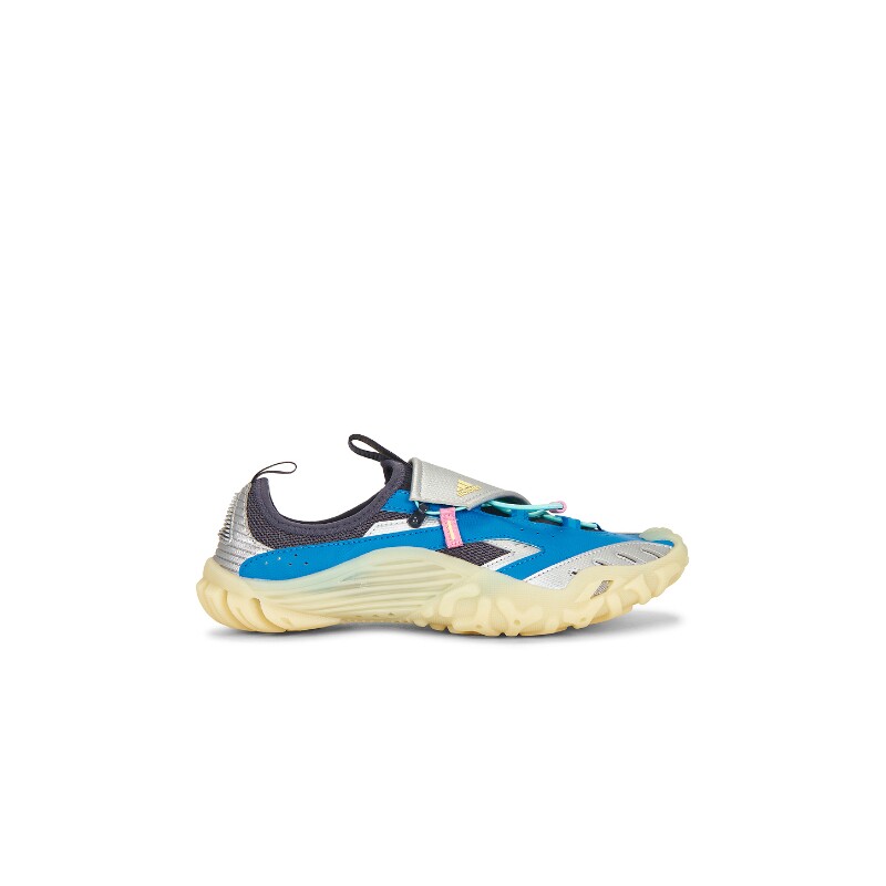 adidas Originals蓝色绑带厚底浅口粗跟低帮运动鞋REVOLVE