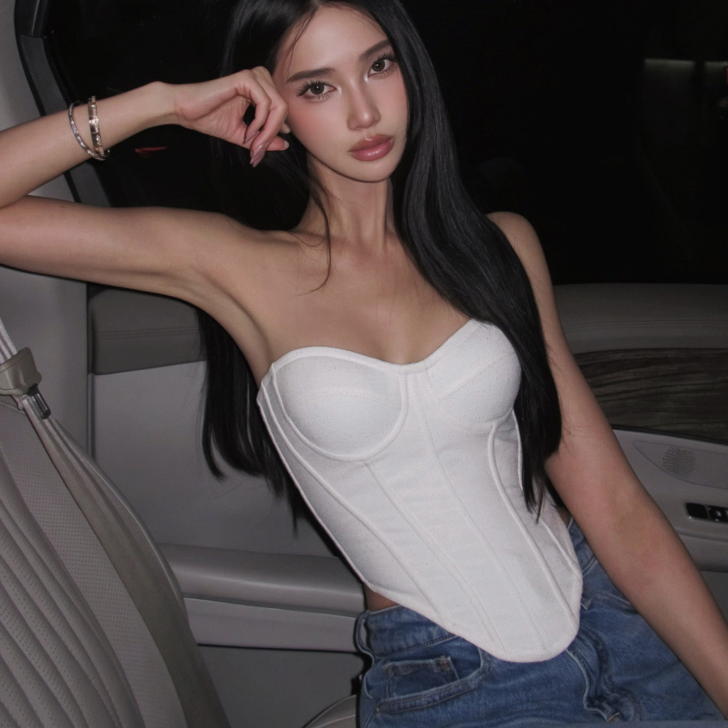 REVOLVE博主同款早秋白色上衣辣妹抹胸修身短款鱼骨胸衣雾白巴黎