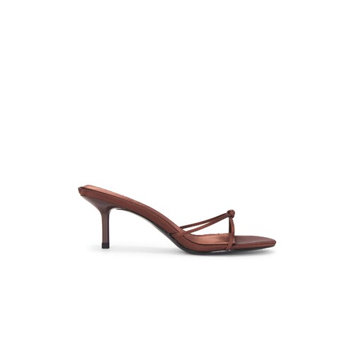 FEMME LA棕色缎面凉鞋简约风早秋新品细跟通勤女鞋REVOLVE