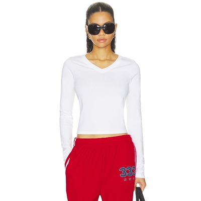 WellBeing + BeingWell白色上装V领休闲修身T恤秋冬新品REVOLVE