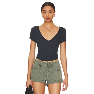 海外直邮 修身 Free 深V领短款 显瘦T恤简约上衣REVOLVE People
