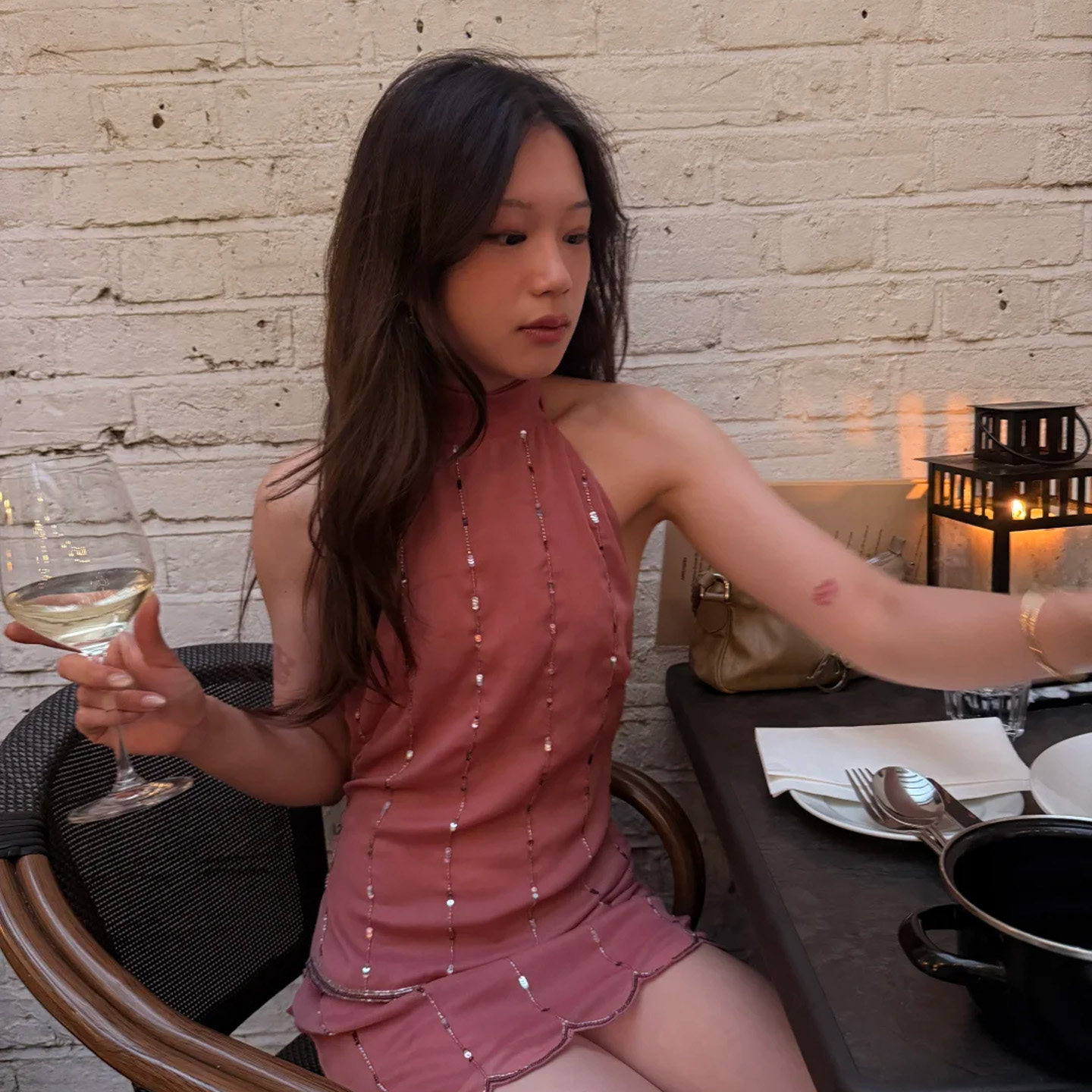 LOBA 早秋新品桃粉色连衣裙亮片度假风无袖修身挂脖仙女裙REVOLVE