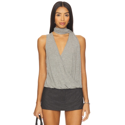 With Jean VIVI 吊带上装 y2k辣妹风REVOLVE小众新款