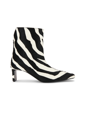 KHAITE ONA 靴子 revolve小众新款 黑色、白色