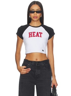 [冬季内搭]Hype and Vice 短款T恤 黑色、白色辣妹REVOLVE新款