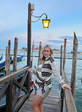 L'Academie 条纹拼接衬衫式短款连衣裙revolve