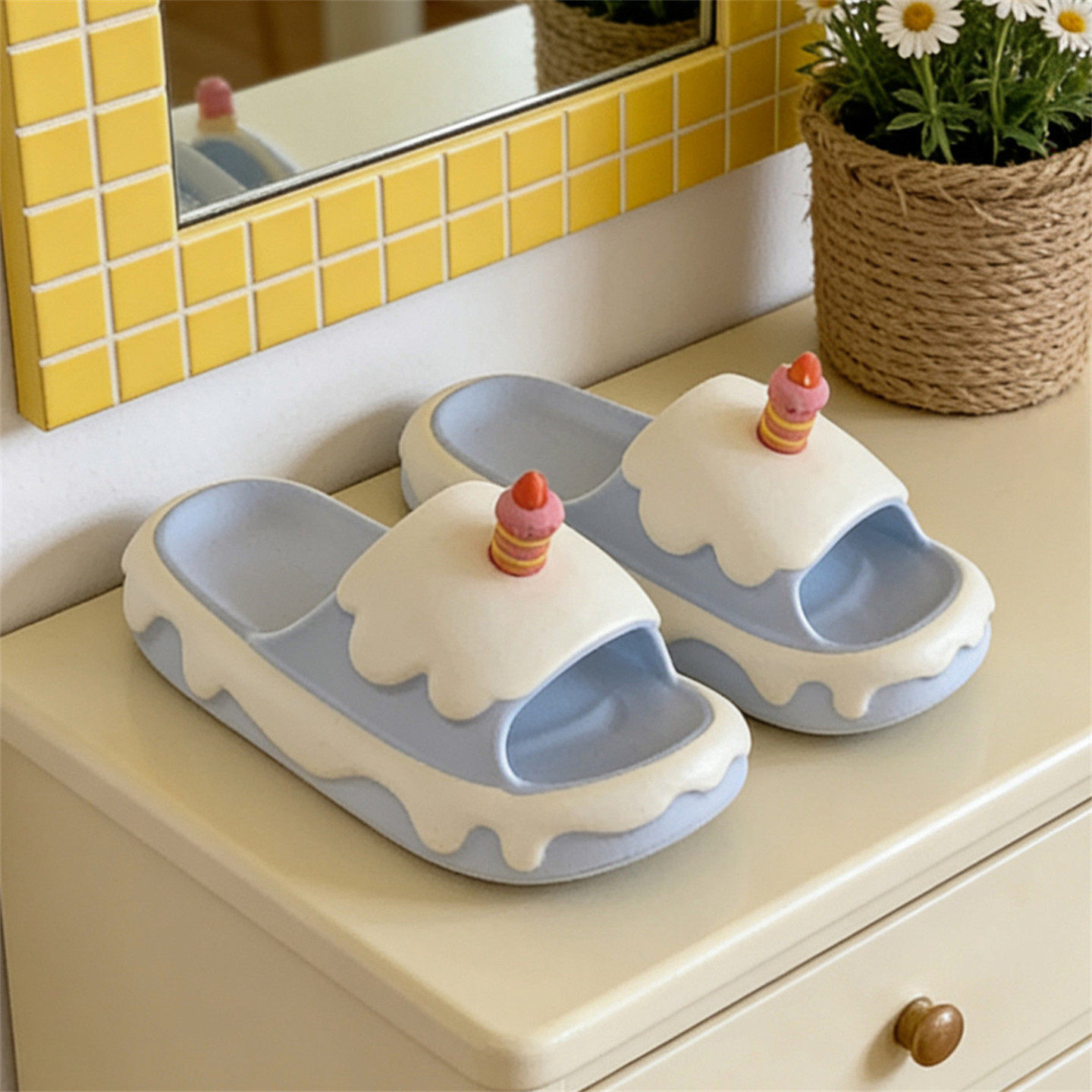 一字女士居家可爱奶呼呼生日蛋糕防滑拖鞋室内外学生夏软底凉拖鞋,户外/登山/野营/旅行用品,沙滩鞋/凉鞋/拖鞋,淘宝优惠券,粉丝福利购,淘宝优惠卷