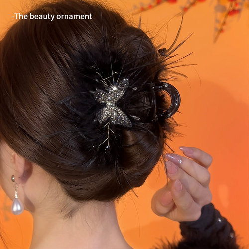 高级感蝴蝶羽毛抓夹女