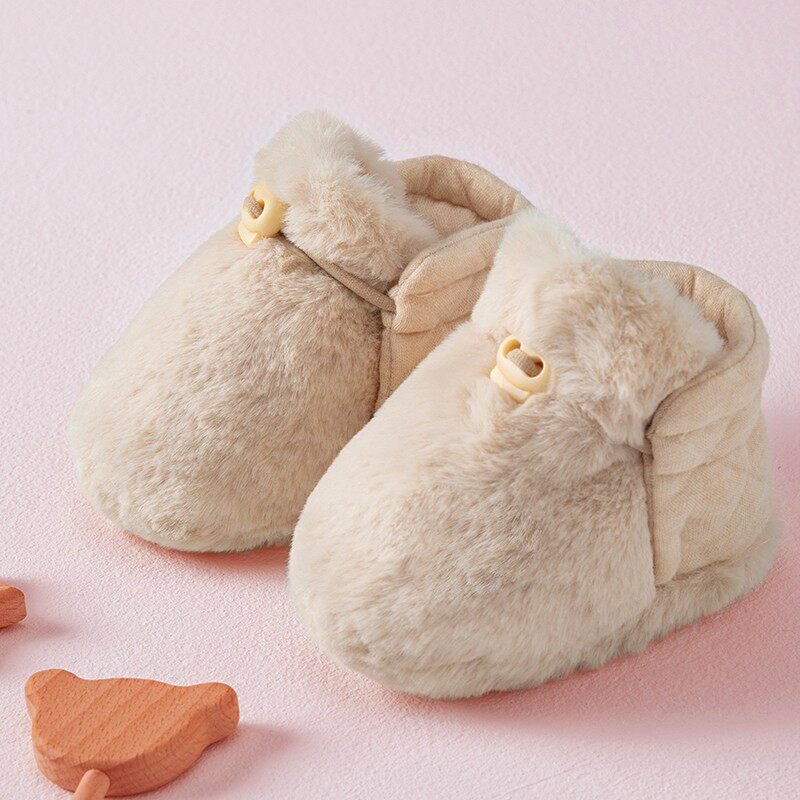 婴儿0-12个月秋冬加绒软底袜鞋