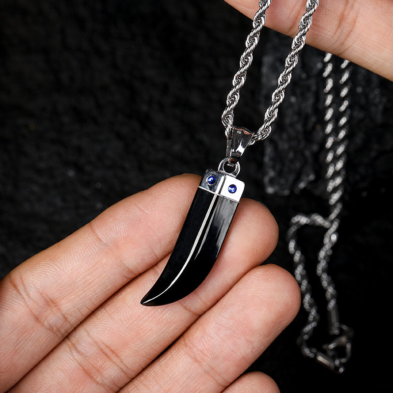 简约男士黑色刀锋吊坠项链狼牙项链不锈钢麻花链蓝宝石装饰锁骨链