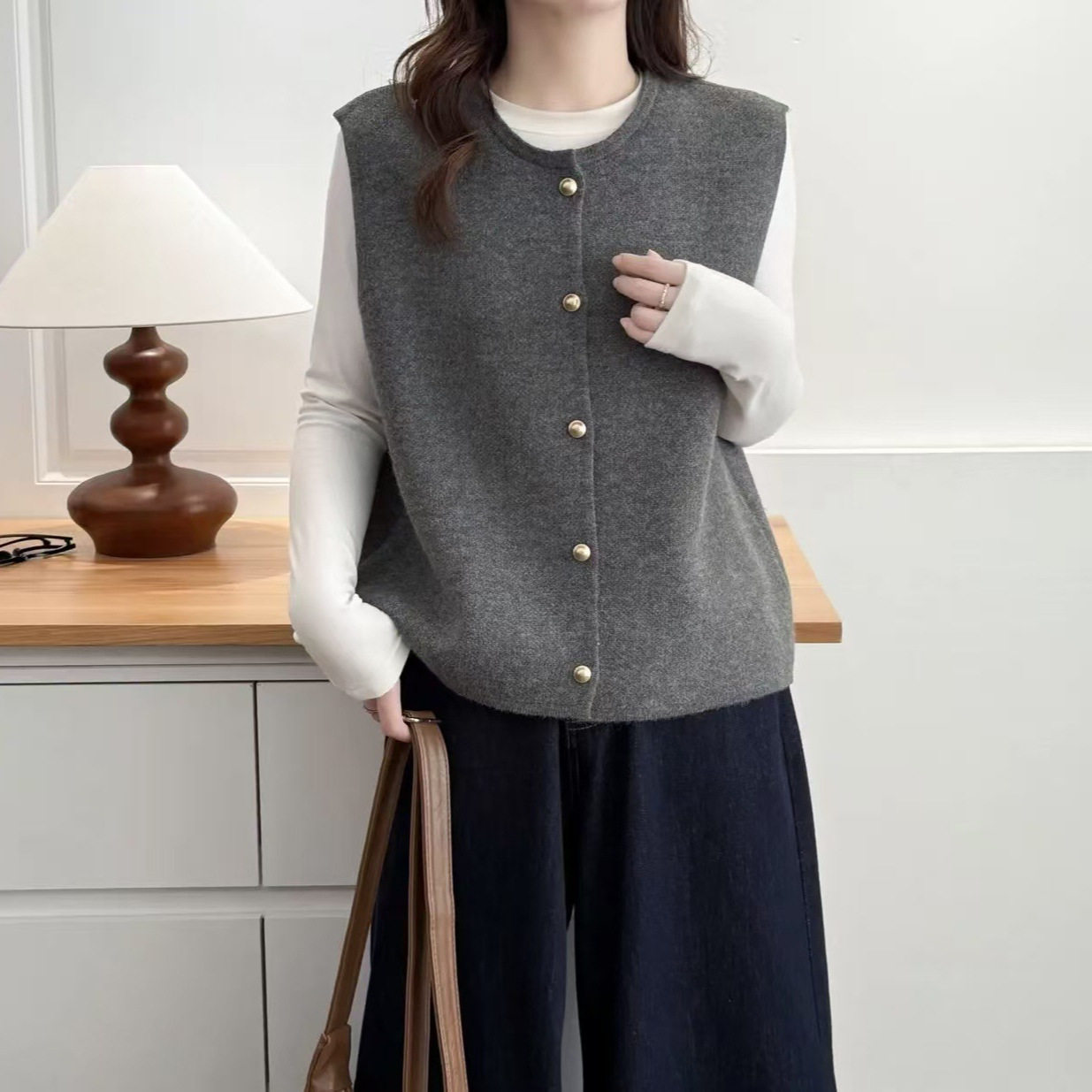 气质高级感单排扣针织马甲女秋冬宽松软糯叠穿上衣大码胖mm200斤