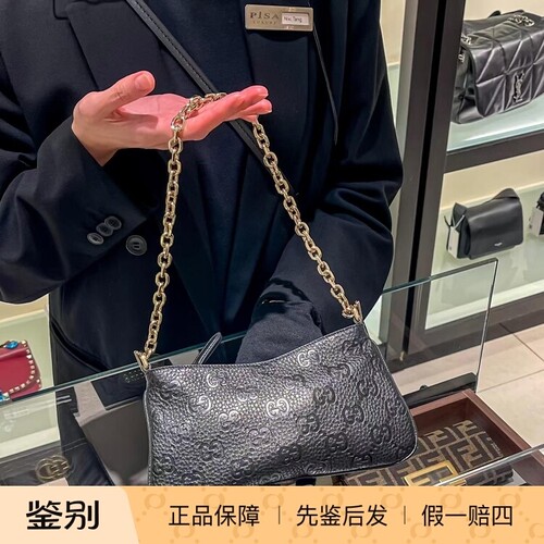 Gucci古驰压纹斜挎包女式单肩包