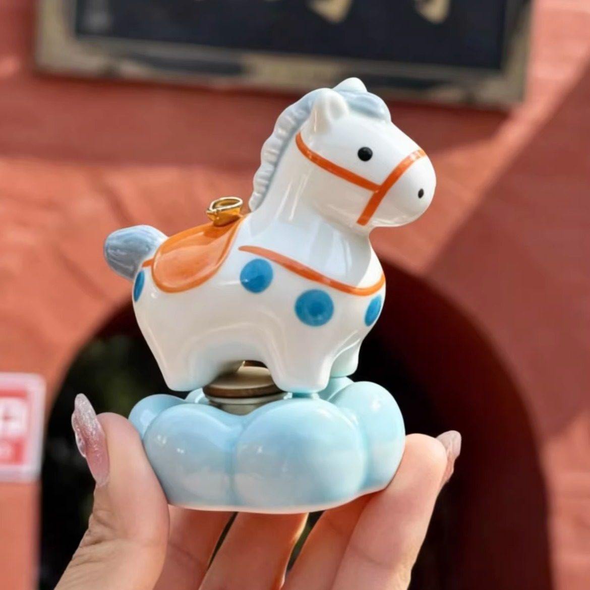 马上有钱景德镇陶瓷转转小马摆件办公室解压治愈新年礼物本命年礼,家居饰品,桌面摆件,淘宝优惠券,粉丝福利购,淘宝优惠卷