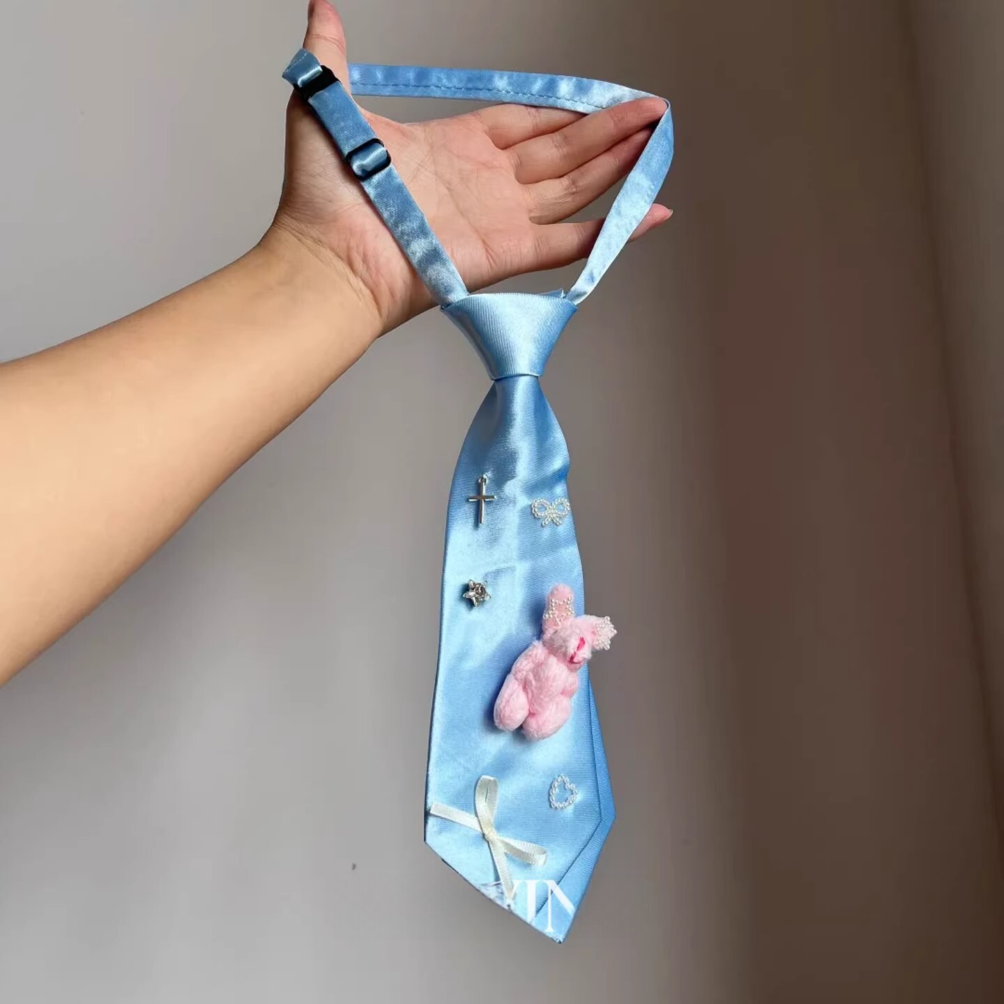 天蓝色缎面小粉兔免手打领带女
