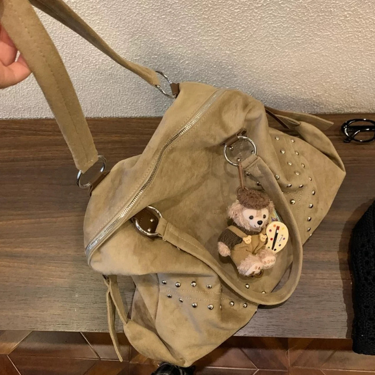 软fufu甜酷铆钉麂皮绒托特包包女