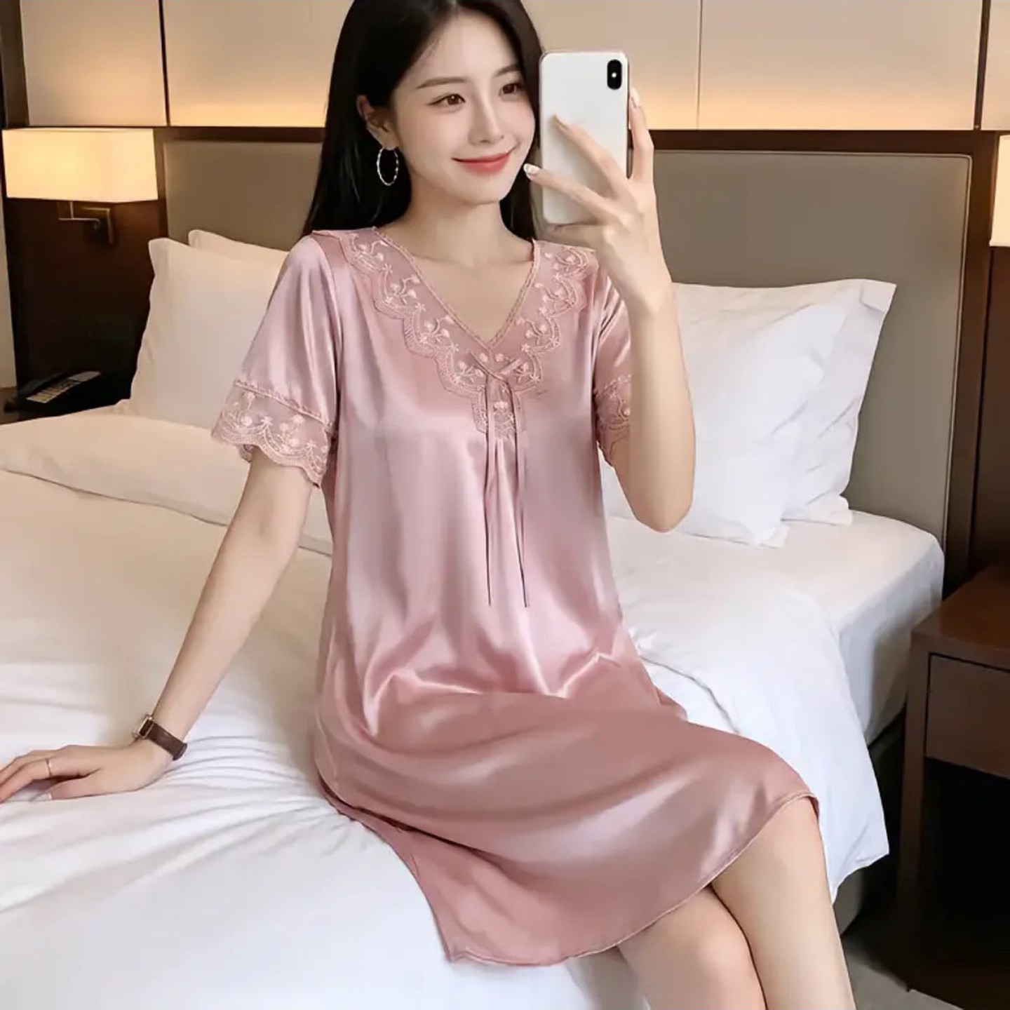 芸菲服饰甄选店国风冰丝带胸垫睡裙夏季女士款蕾丝花边家居长裙a4