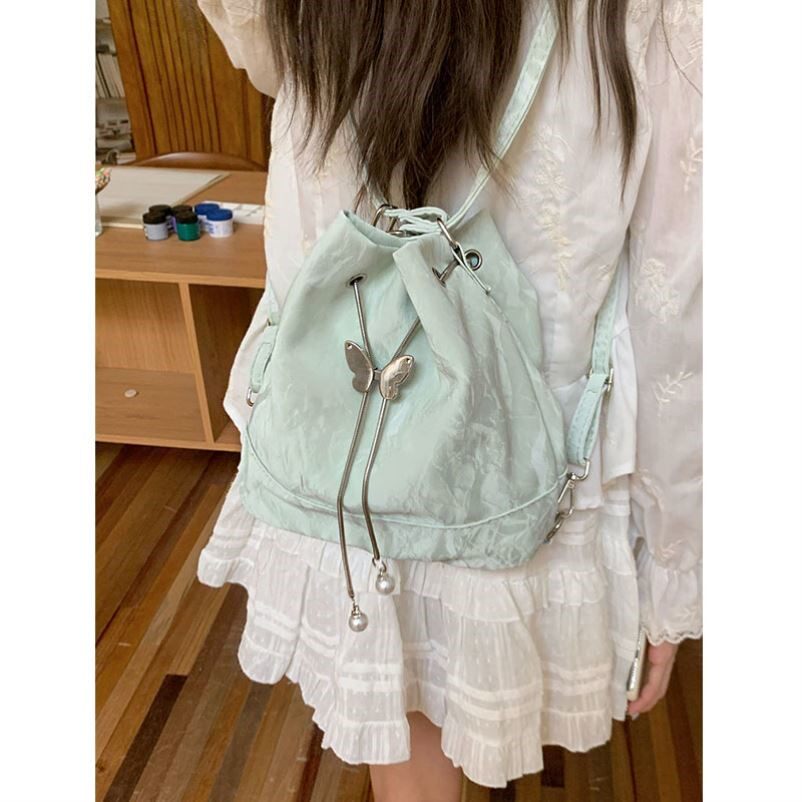薄荷曼波绿双肩背包包女2025新春款潮韩国水桶包百搭ins单肩腋下
