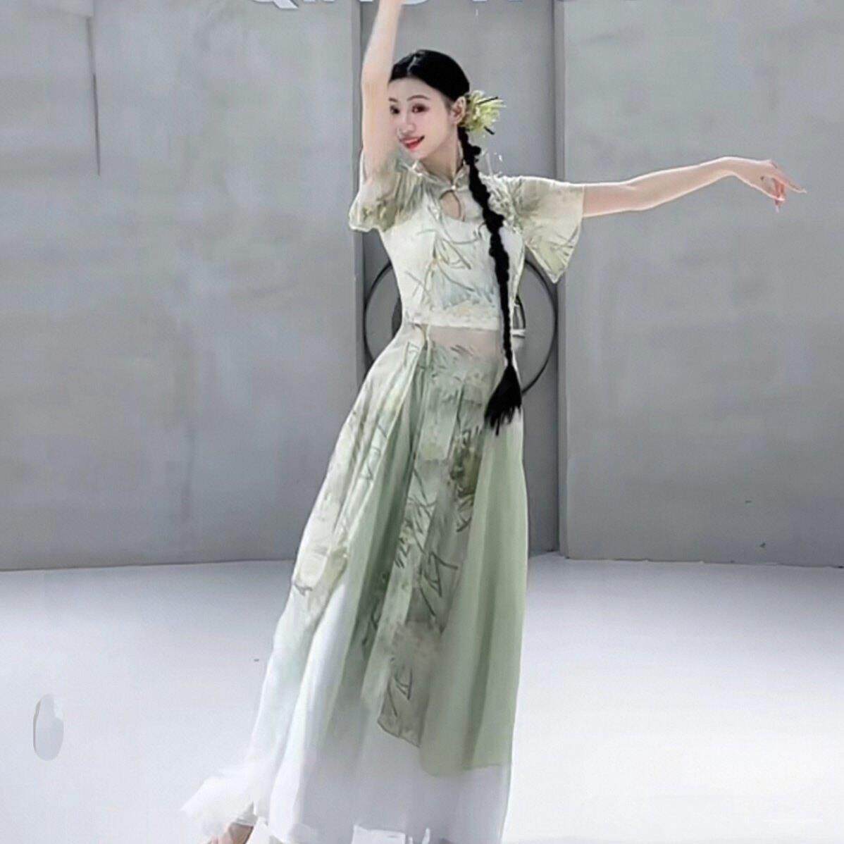 相思装谣古典舞XZB演服中国舞练功寻出茶咏春青服烟绿舞蹈服旗袍