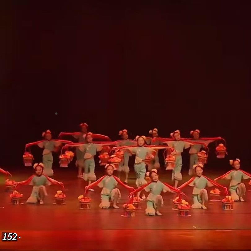 六一新RKU款花花服幼儿舞蹈服桃花担舞蹈舞演出挑民族舞蹈服蝶兰