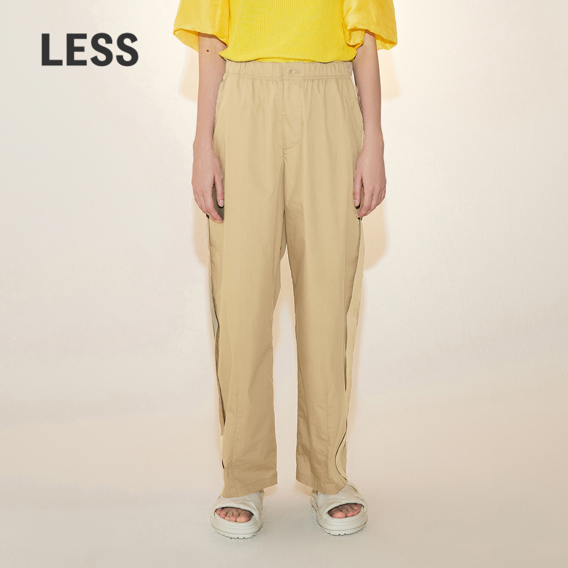 侧边拼接编织织带，撞色对比，增加层次感