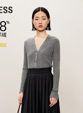 LESS秋含绵羊毛简约直筒针织衫修身短款V领开襟毛衫女2O8313110