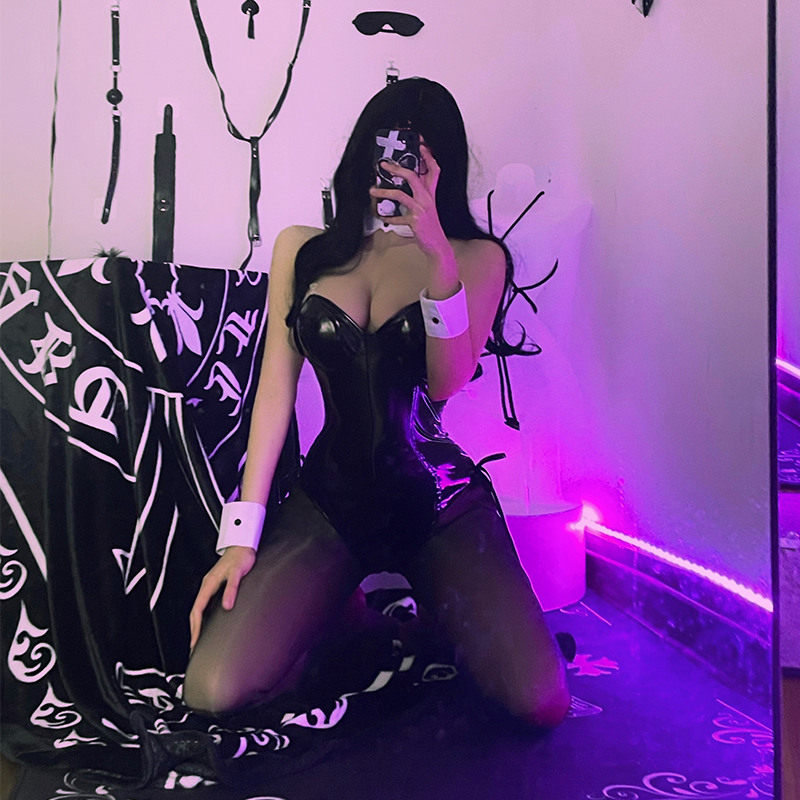 坏小喵 性感兔女郎制服亮皮衣女王连体衣夜店黑丝套装cos服免脱