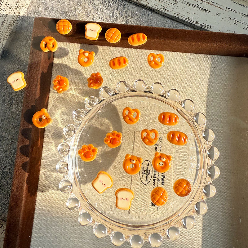 新款卡通仿真食玩美甲饰品面包diy奶油胶手机壳发夹穿戴甲配件