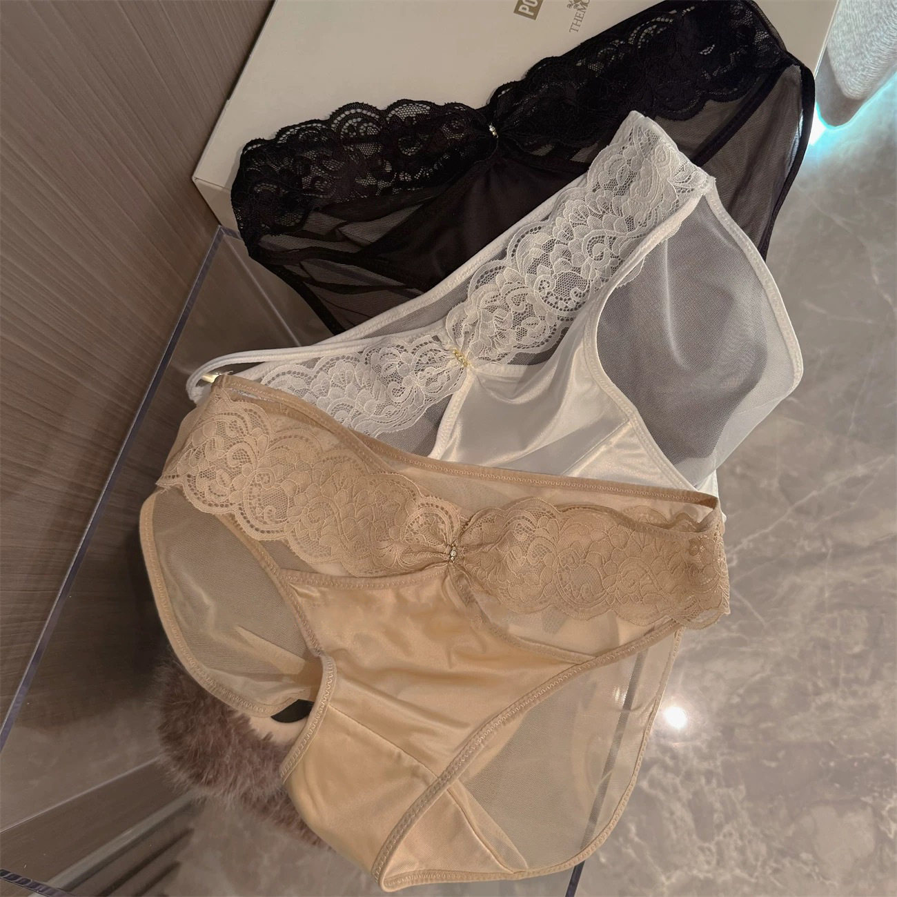性感蕾丝~日系纯欲缎面内裤女中腰交叉镂空网纱透气纯棉档三角裤