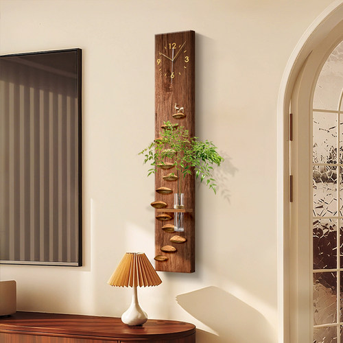 中古风客厅可养绿植钟表画