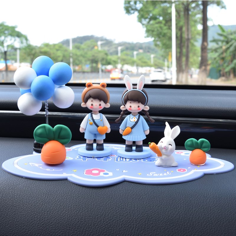 车载摆件车内g情侣娃娃可爱车用品装饰中控台车饰男女汽车网红内