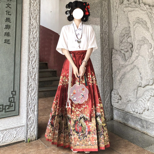 梦桑塔马年汉服马面裙大码胖MM系带一片式妆花2026新品日常红色夏