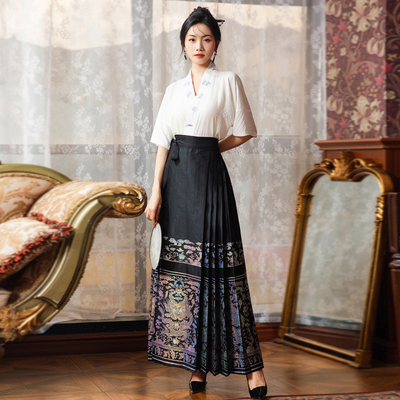 梦桑塔黑色新中式汉服马面裙幻彩螺钿织银大码白色飞机袖复古高精