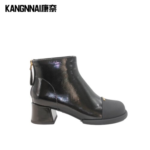 康奈时尚休闲中粗跟女靴保暖