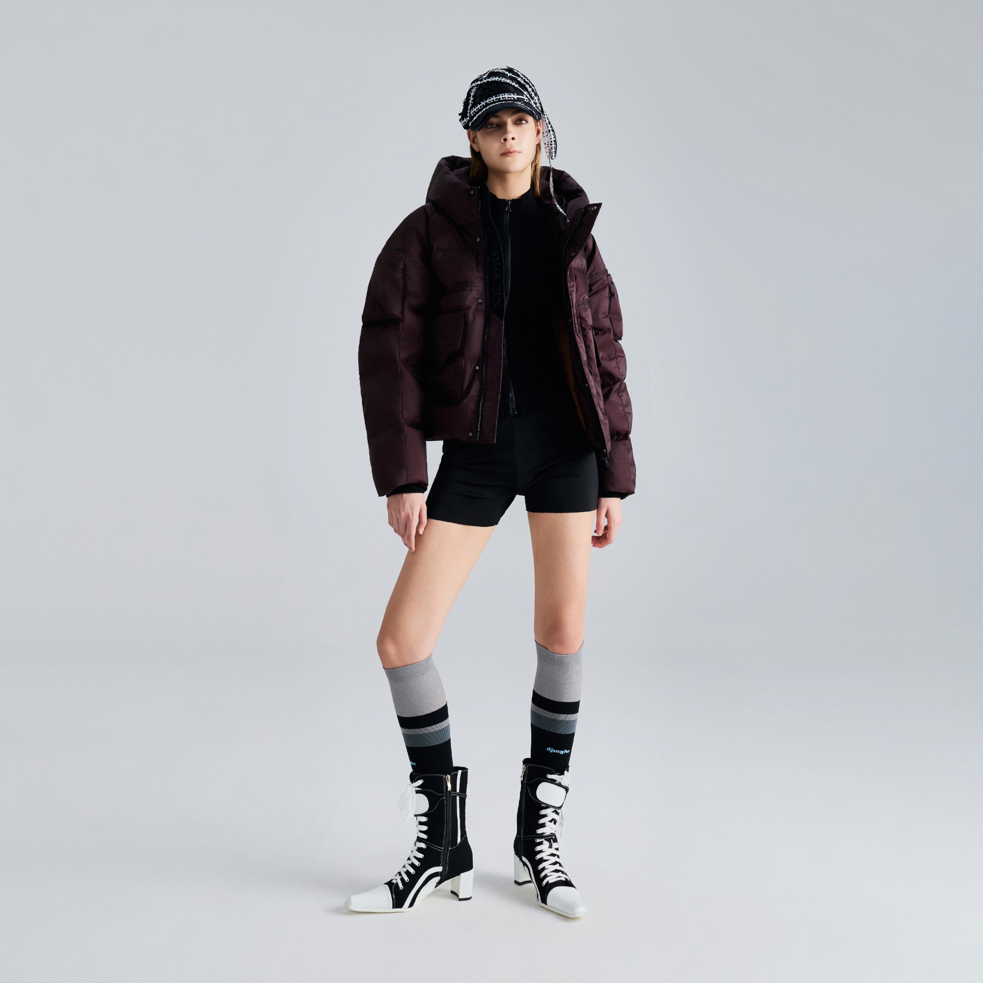 D.MARTINAQUEEN咖啡色羽绒服