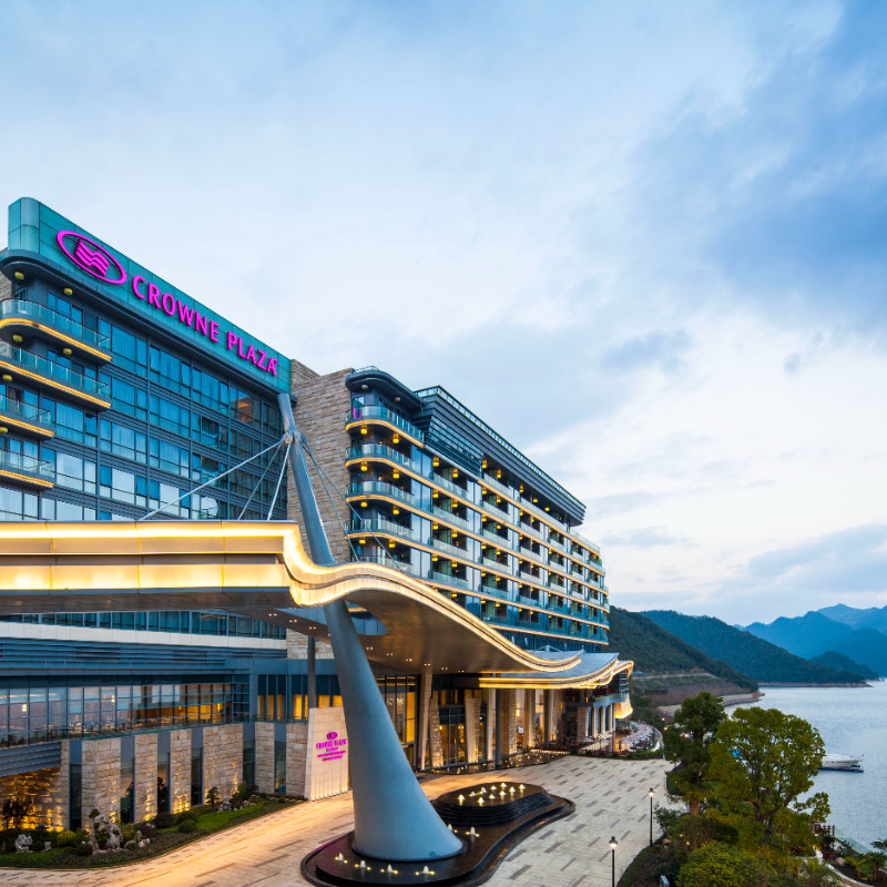【双11】千岛湖皇冠假日高级房/豪华湖景房1-2晚套餐+卡丁车体验