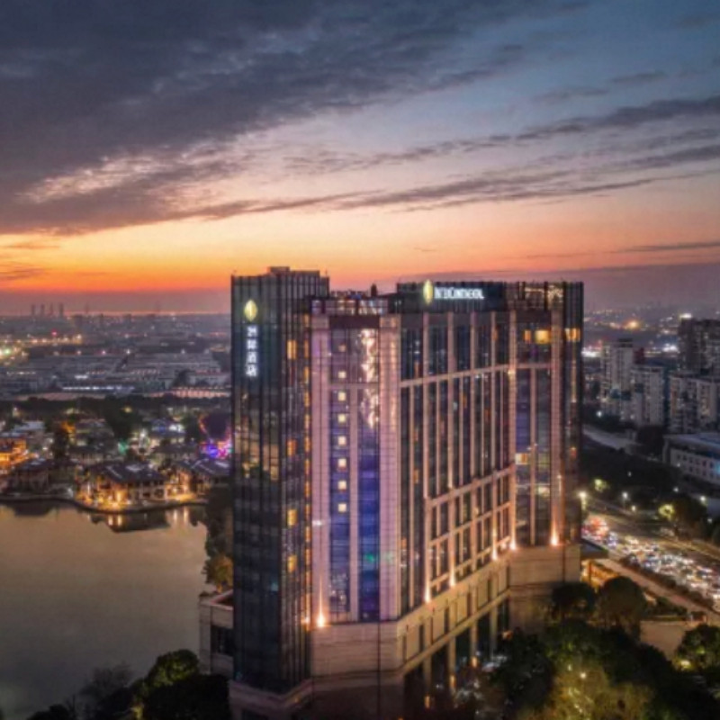 常州富都洲际酒店豪华湖景房+2大1小早餐+2份成人小黄鸭乐园门票