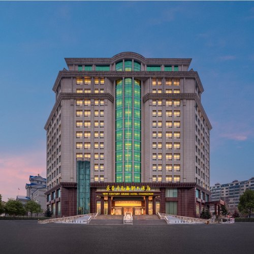 2晚连住含早+节假日通用不加价 冬&ldquo;趣&rdquo;长春-赠送价值108元刘老根大舞台门票2张 无忧囤货，不约可退