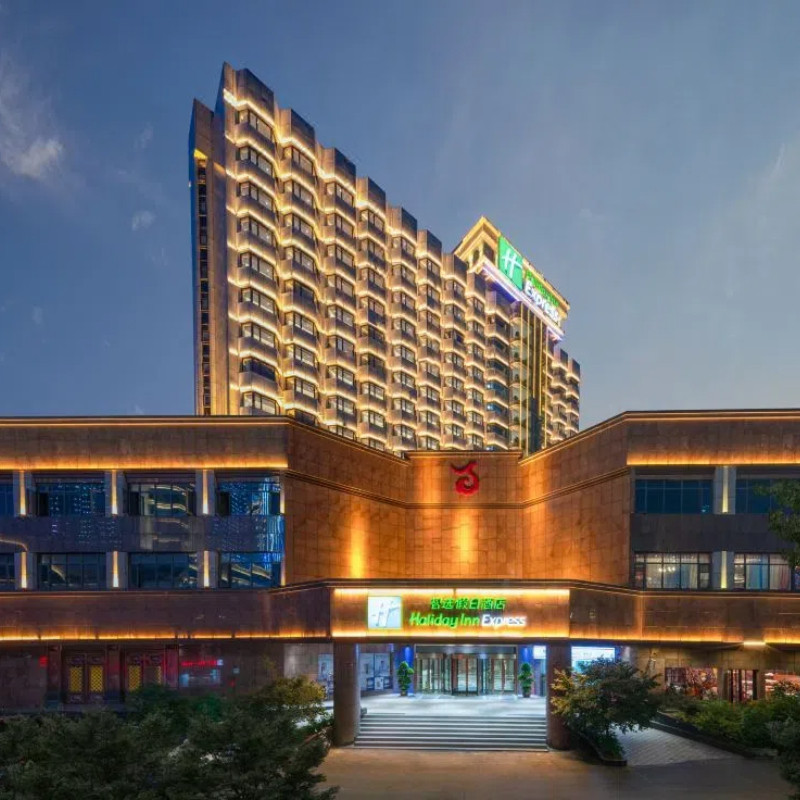 南昌八一广场智选假日酒店499元2晚+双早