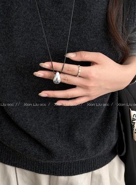 简约黑绳水滴吊坠项链2025新款爆款小众设计高级感长款毛衣链配饰