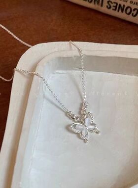 蝴蝶项链女款2024新款爆款轻奢小众高级感精致百搭锁骨链闺蜜礼物