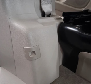 福建V260内弯灯 小灯 商务车B柱下饰板LED灯V级B柱下部照明灯