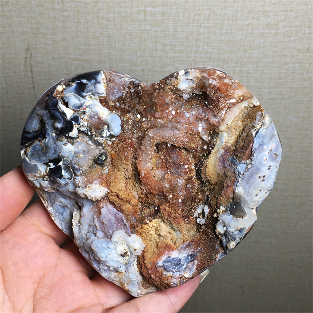 天然缠丝玛瑙爱心形原矿晶簇教学标本彩色奇石家居桌面装饰品摆件