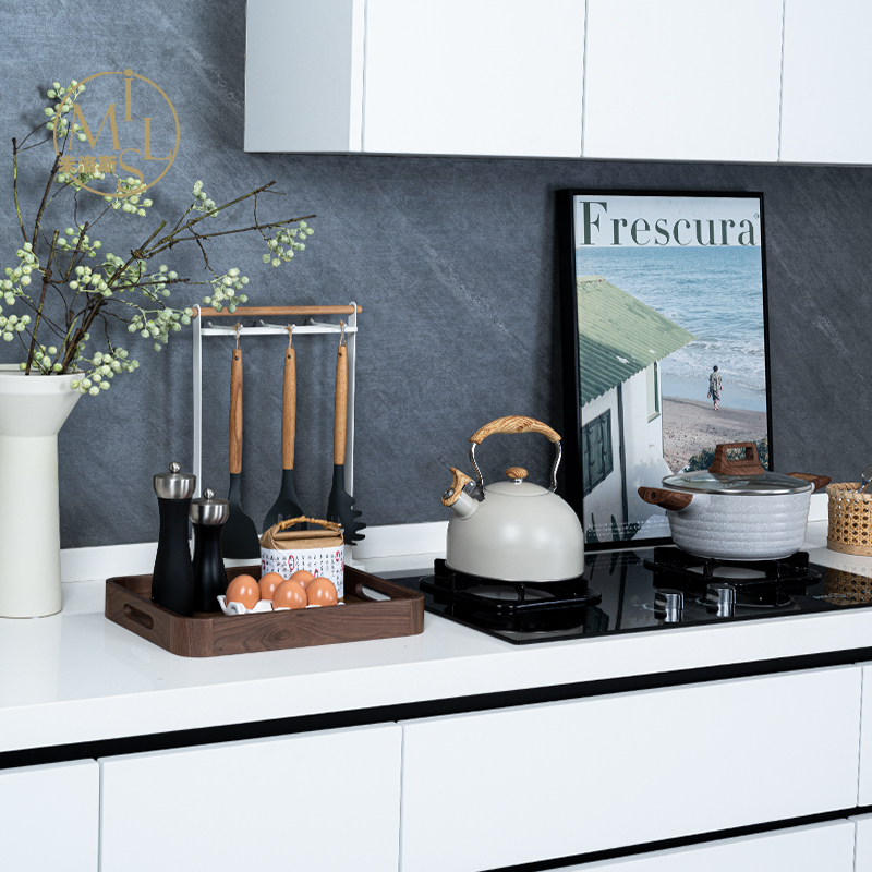 简约现代样板间厨房橱柜软装饰品