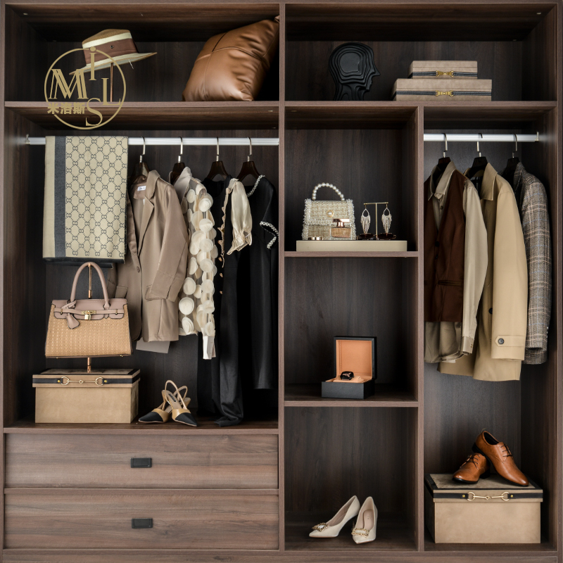 样板间衣帽间衣橱柜衣服摆件套装